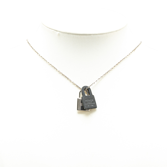 Pre-Loved Hermes Palladium Plated and Swift O Kelly Pendant Necklace - Picture 5 of 5